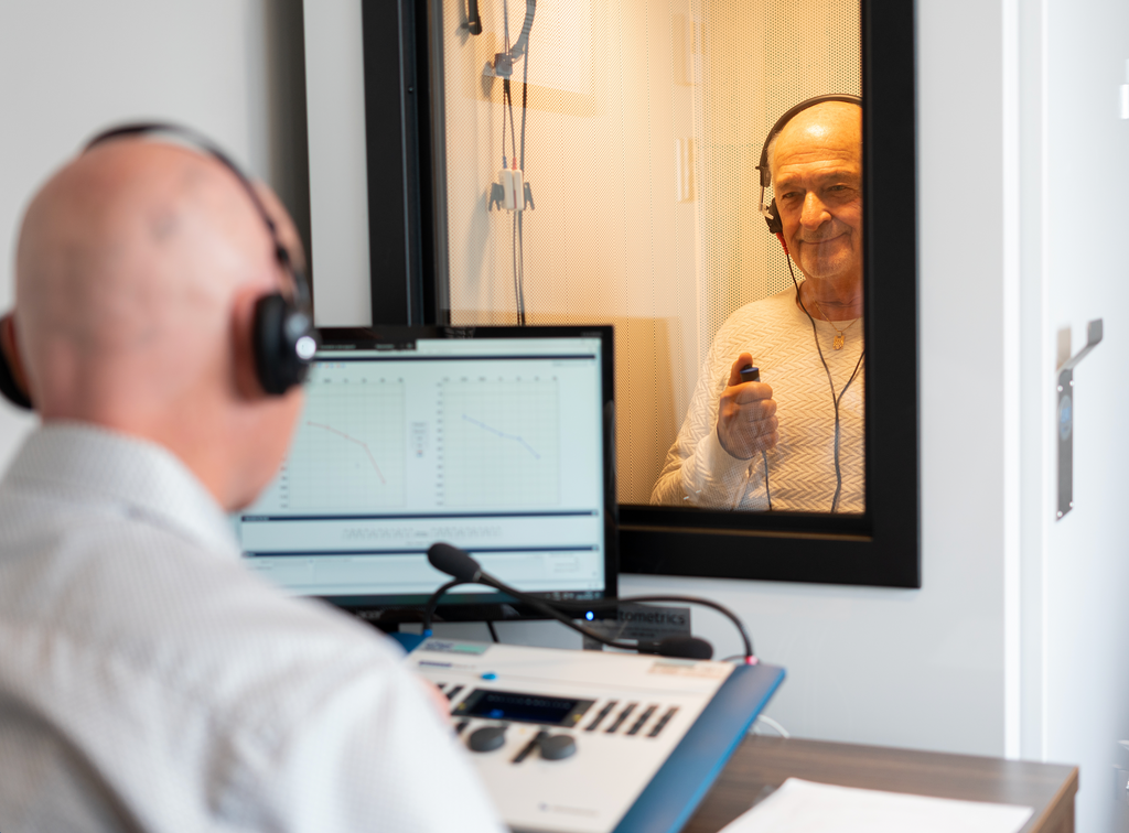 Déroulement d’un test de dépistage auditif chez Laflamme & Associés Audioprothésistes